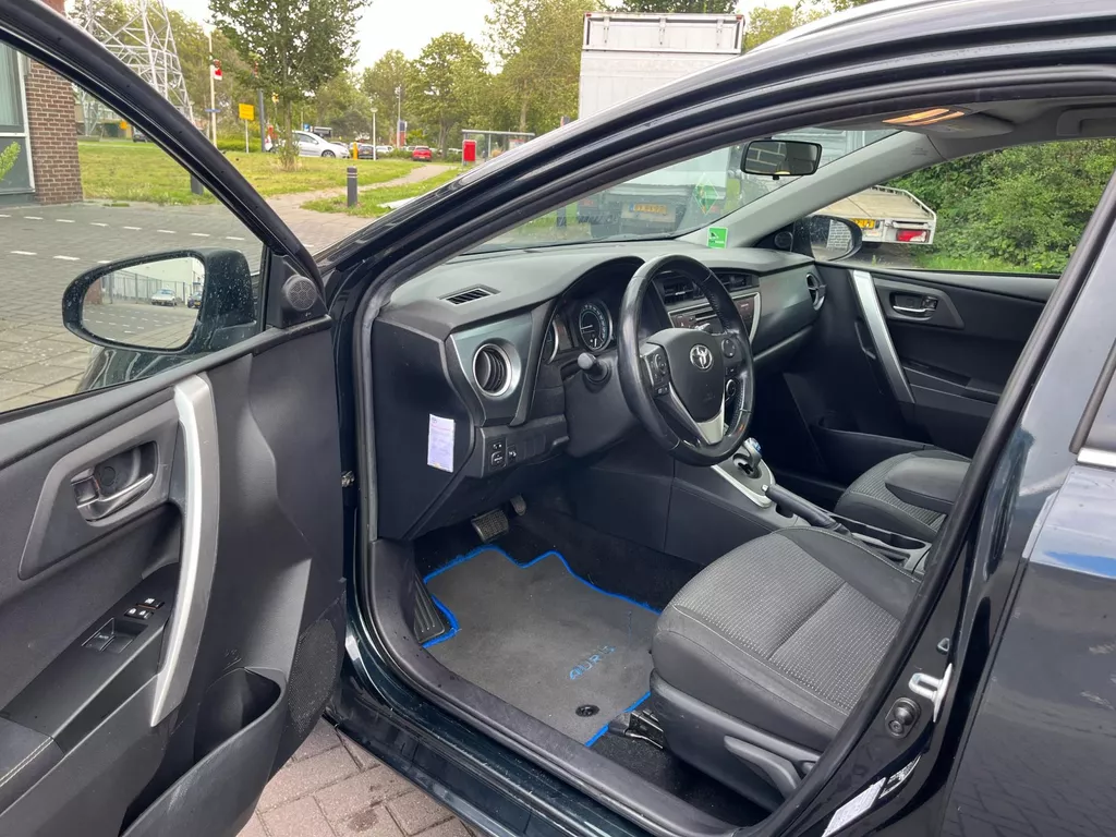 Volvo V40 2.0 D2 R-Design Business Volvo V40 2.0 D2 R-Design Business