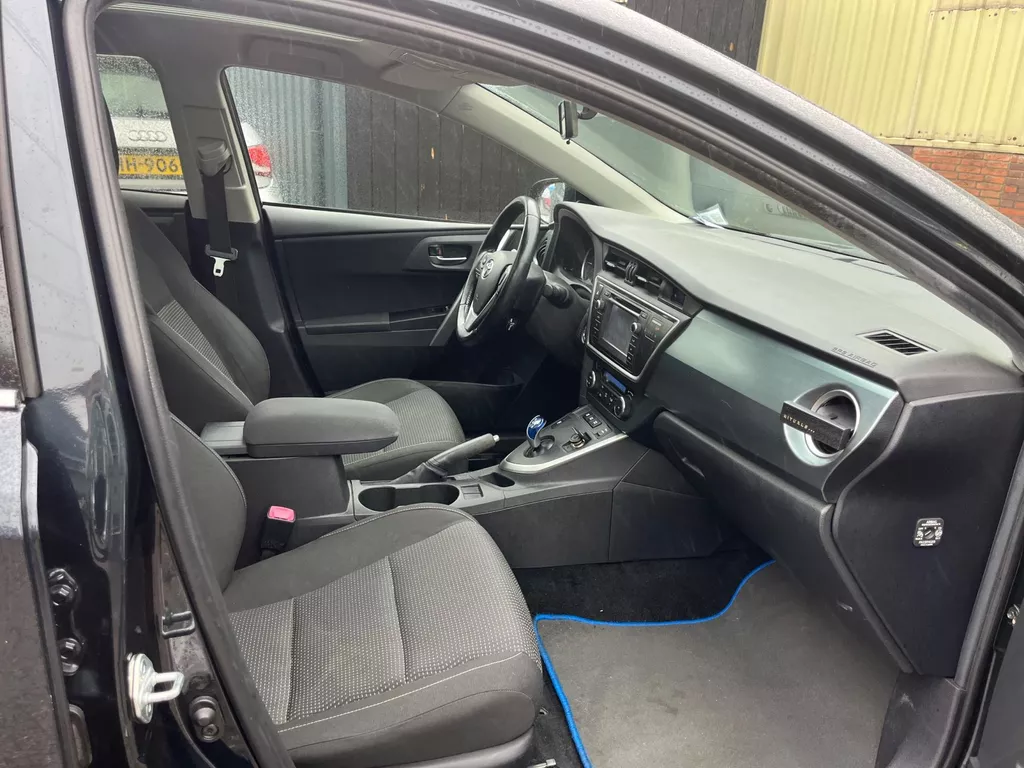 Toyota Auris Touring Sports 1.8 Hybrid Lease Toyota Auris Touring Sports 1.8 Hybrid Lease