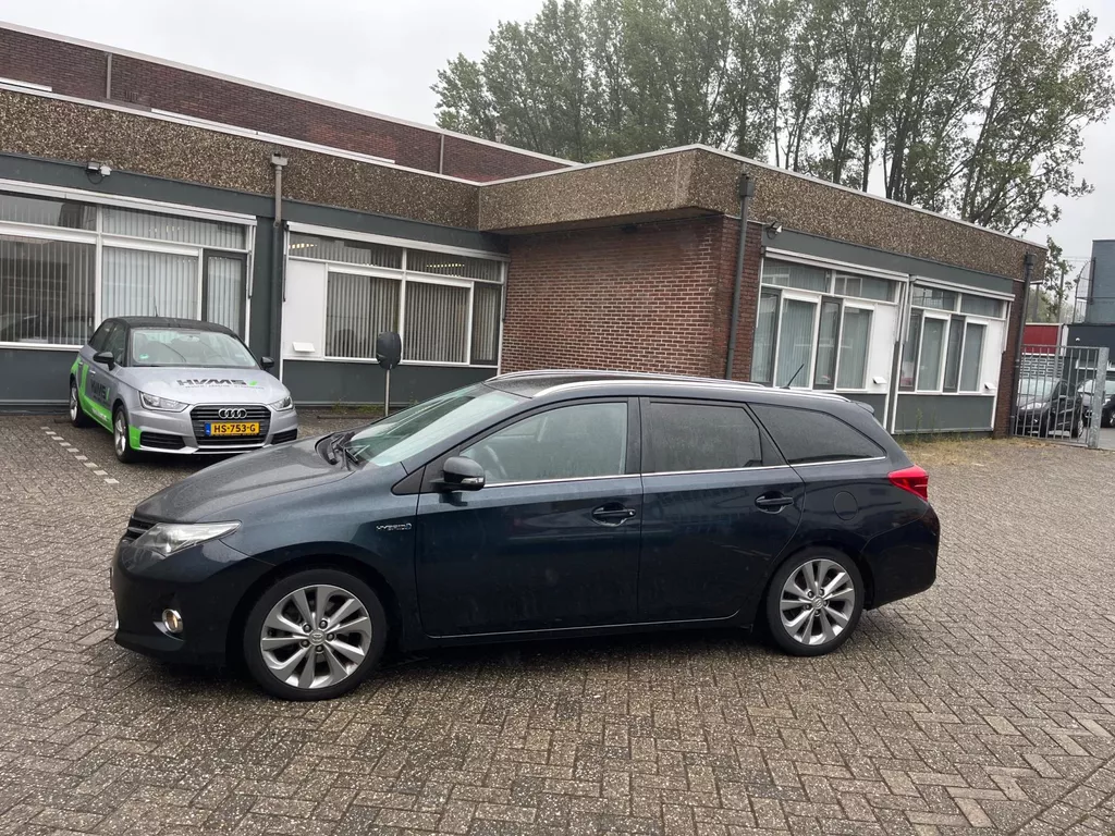 Toyota Auris Touring Sports 1.8 Hybrid Lease Toyota Auris Touring Sports 1.8 Hybrid Lease