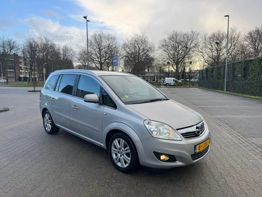 Opel Zafira 1.8 Cosmo