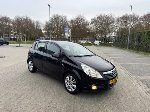 Opel Corsa 1.4-16V Cosmo