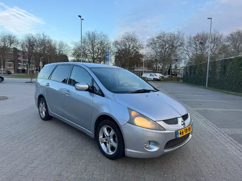 Mitsubishi Grandis 2.4-16V Intense. 7P