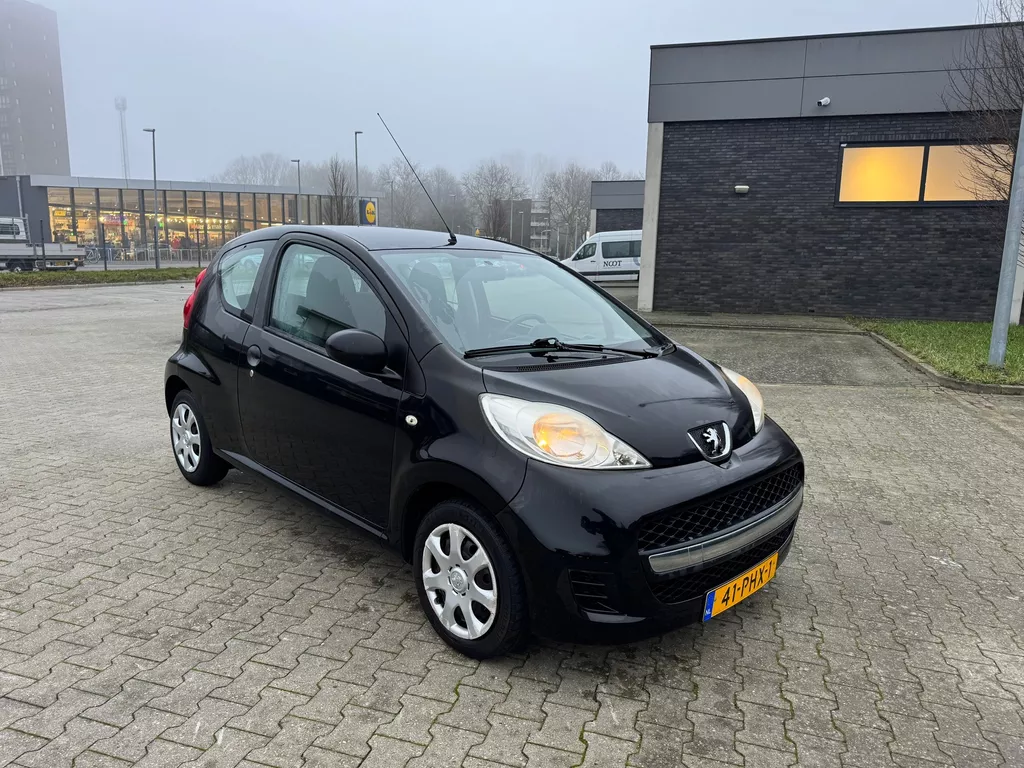 Peugeot 107 1.0-12V XR