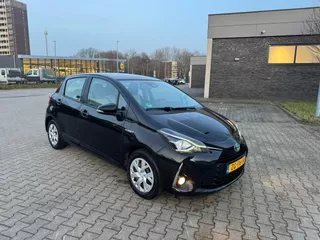 Toyota Yaris 1.5 Hybrid Design Sport