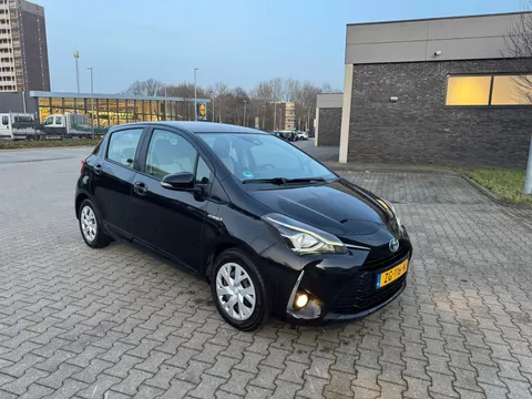 Toyota Yaris 1.5 Hybrid Design Sport