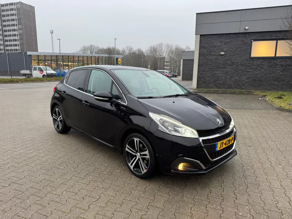 Peugeot 208 1.2 GT-line