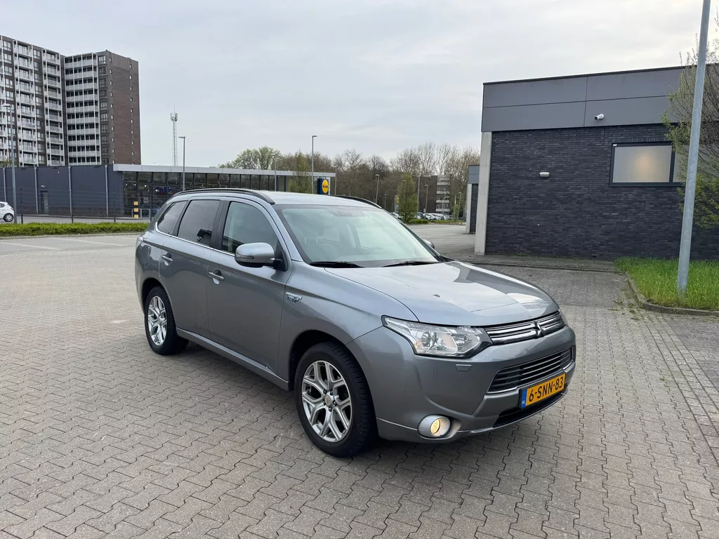 Mitsubishi Outlander 2.0 PHEV Instyle