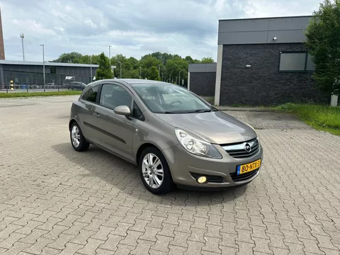 Opel Corsa 1.2-16V Color Edition. AUTOMAAT