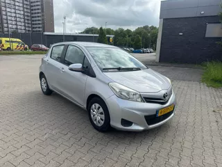 Toyota Yaris 1.0 VVT-i Now. **22000 km**