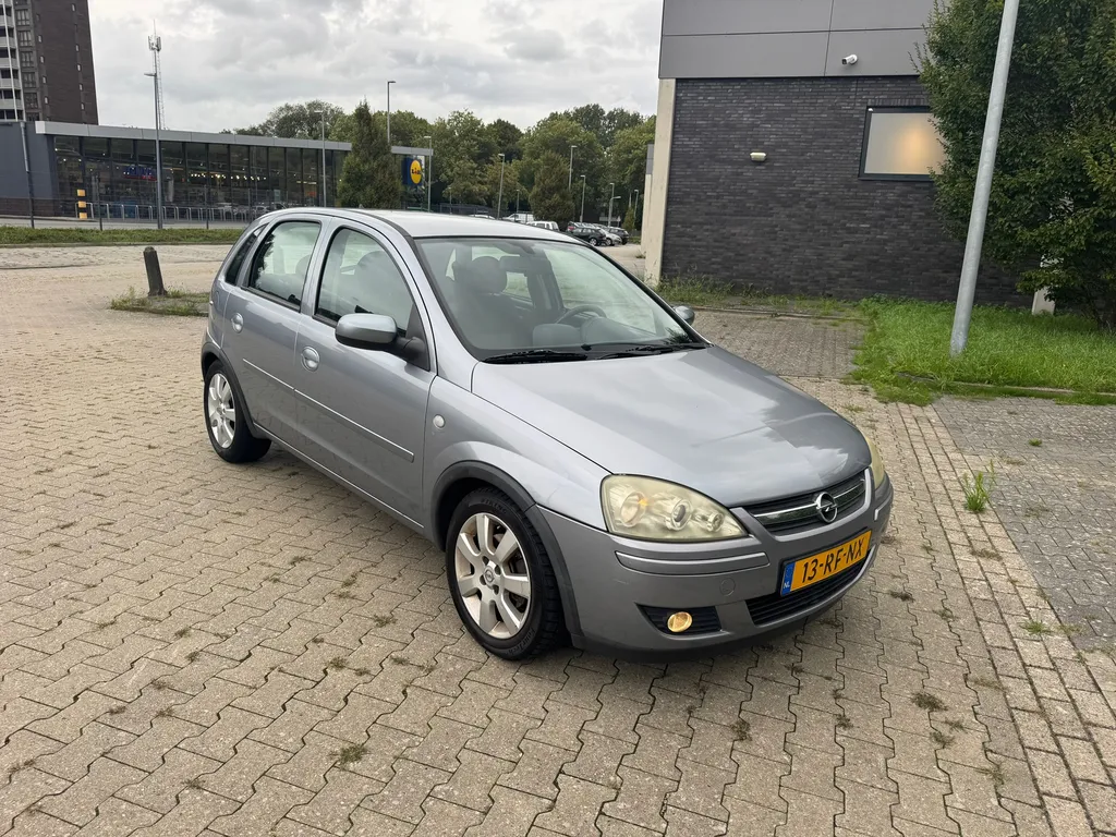Opel Corsa 1.4-16V Full Rhythm