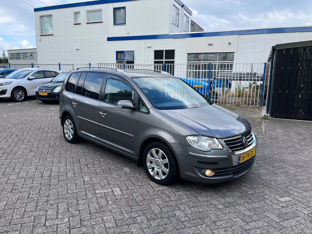 Volkswagen Touran 1.4 TSI Highline Business 7P