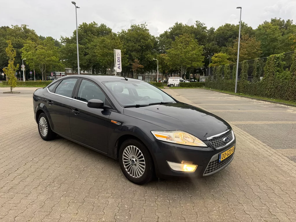 Ford Mondeo 2.0-16V Titanium