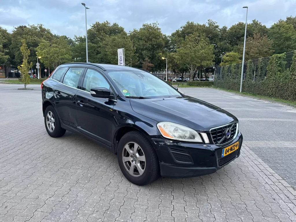 Volvo XC60 2.0 D3 Momentum. **EX BPM**