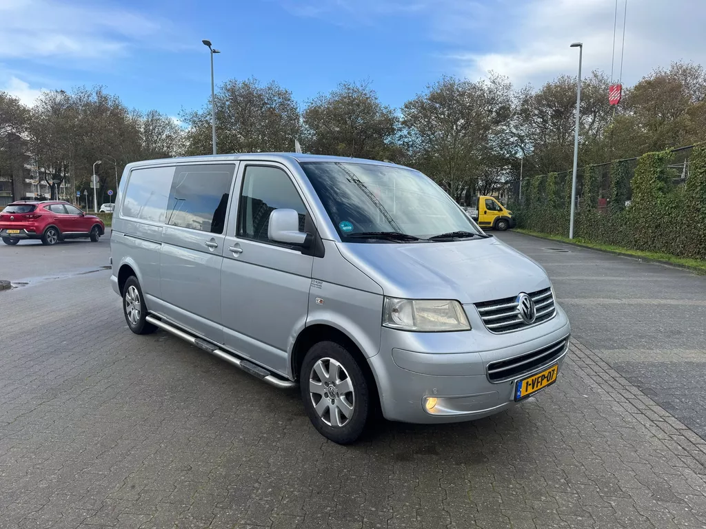 Volkswagen Transporter 2.5 TDI 340 Trendline DC Volkswagen Transporter 2.5 TDI 340 Trendline DC