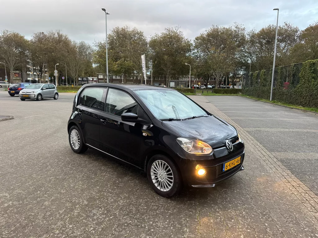 Volkswagen Up! 1.0 high up! BlueMotion Volkswagen Up! 1.0 high up! BlueMotion