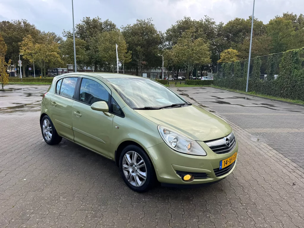 Opel Corsa 1.4-16V Cosmo