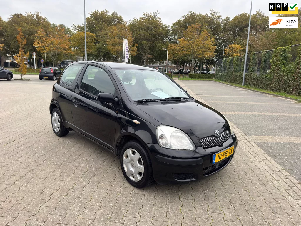 Toyota Yaris 1.0 VVT-i Terra. **33000 km**