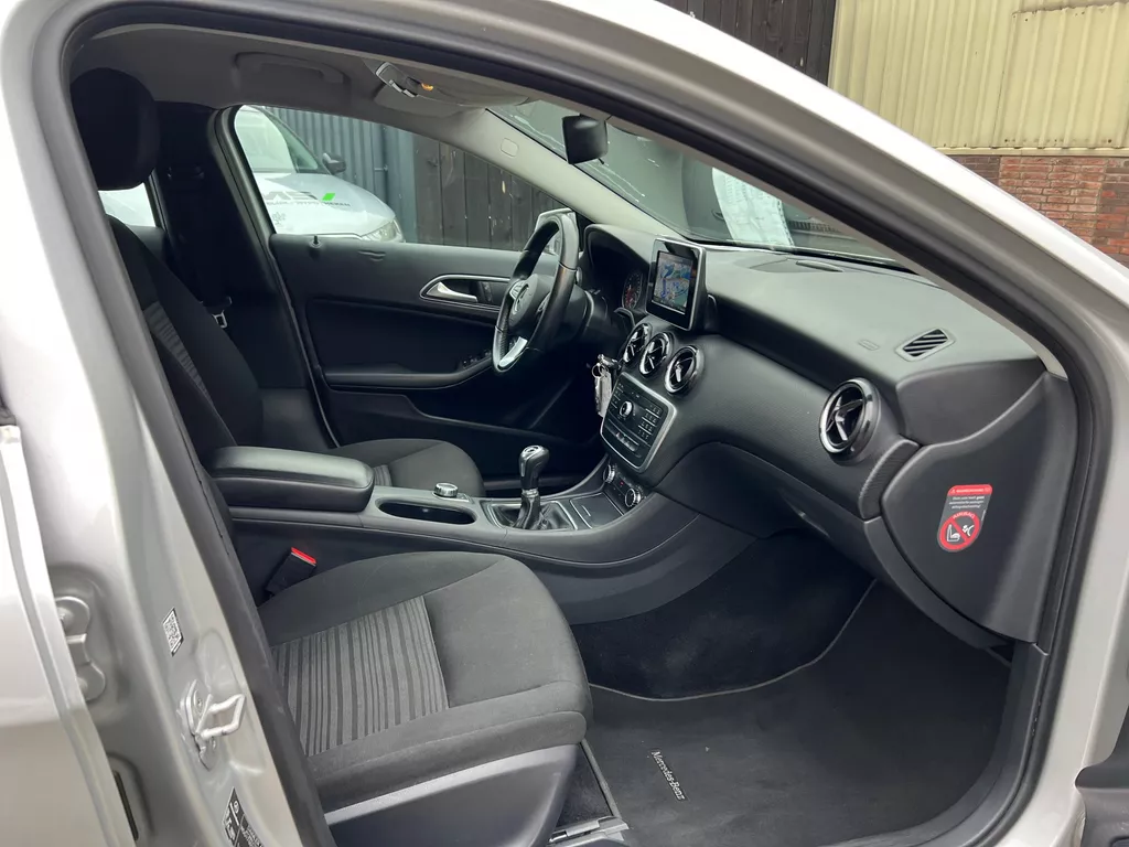 Mercedes-Benz A-klasse 180 d Lease Edition Ambition Mercedes-Benz A-klasse 180 d Lease Edition Ambition