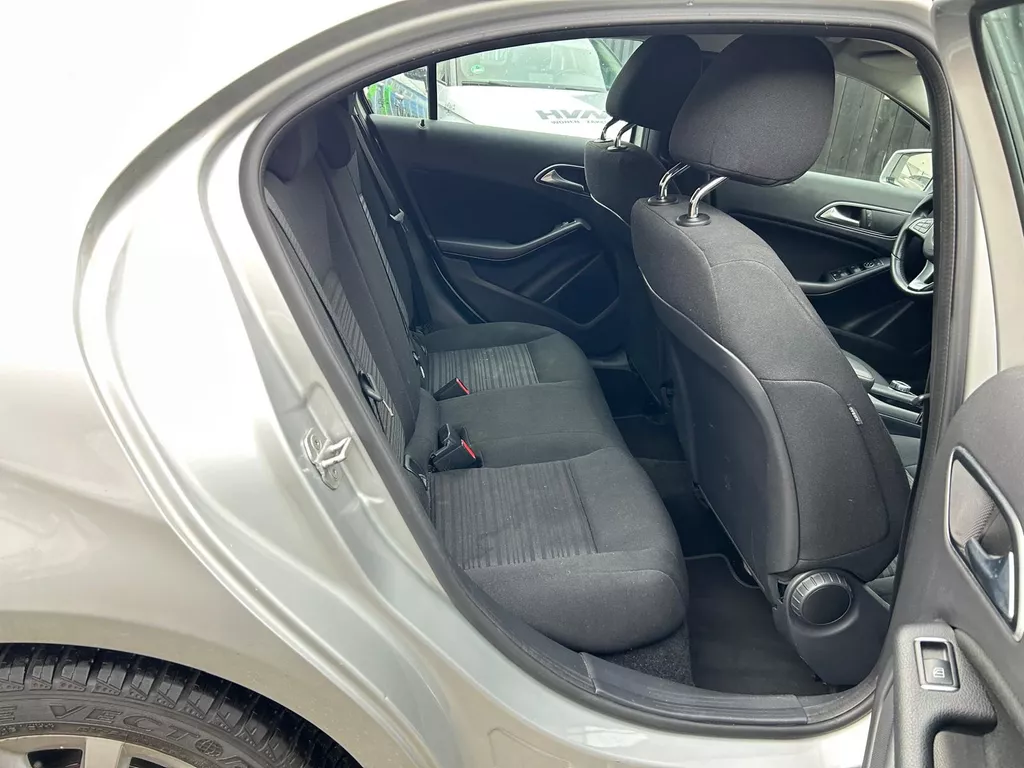 Mercedes-Benz A-klasse 180 d Lease Edition Ambition Mercedes-Benz A-klasse 180 d Lease Edition Ambition