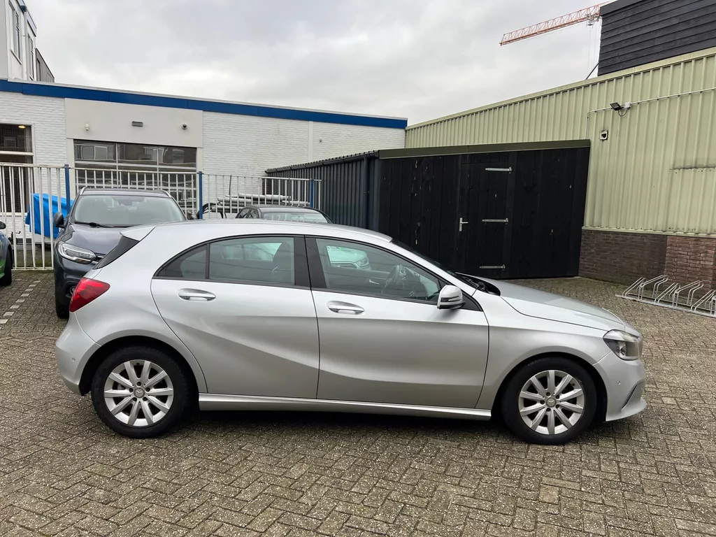Mercedes-Benz A-klasse 180 d Lease Edition Ambition Mercedes-Benz A-klasse 180 d Lease Edition Ambition