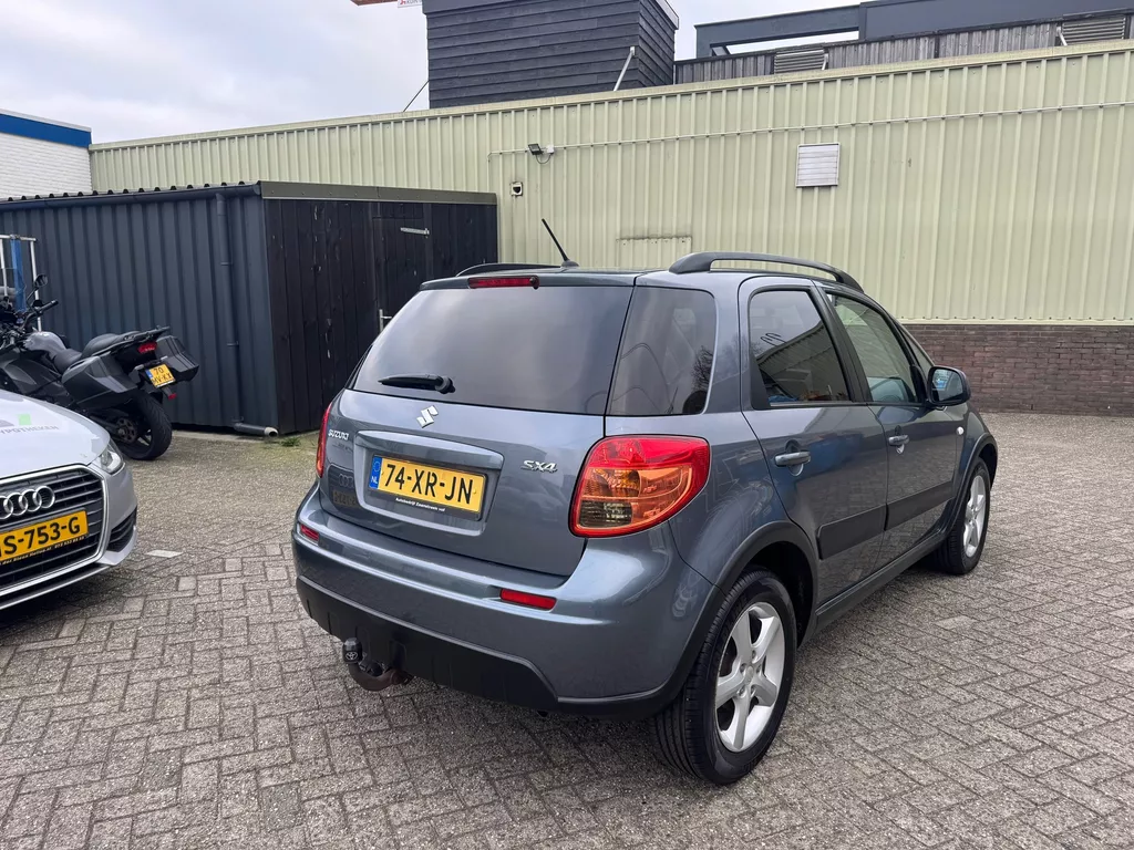 Suzuki SX4 1.6 Shogun. **84000 km** Suzuki SX4 1.6 Shogun. **84000 km**