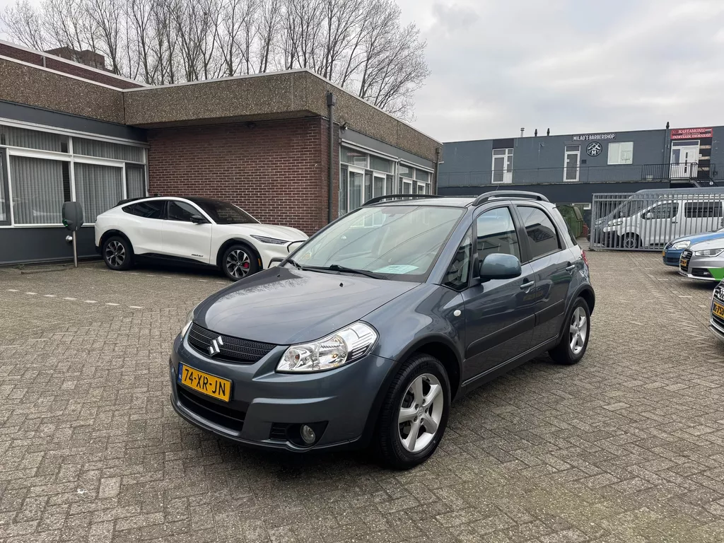 Suzuki SX4 1.6 Shogun. **84000 km** Suzuki SX4 1.6 Shogun. **84000 km**