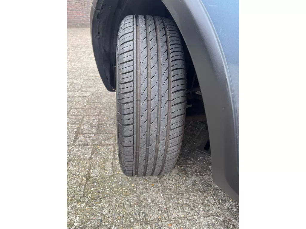 Suzuki SX4 1.6 Shogun. **84000 km** Suzuki SX4 1.6 Shogun. **84000 km**