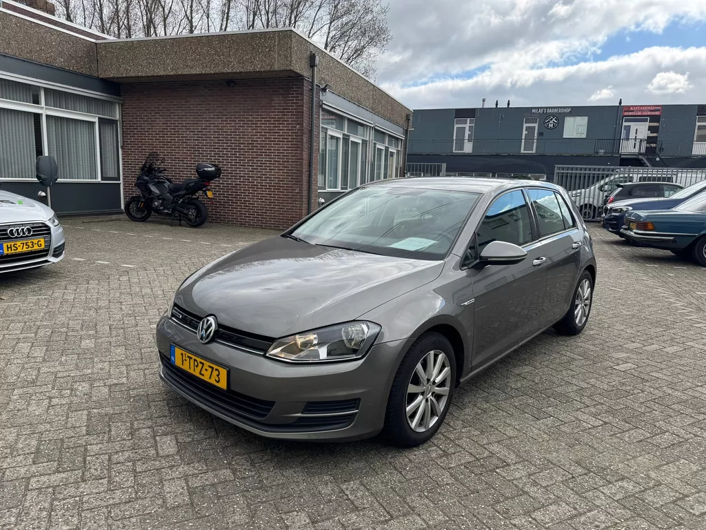 Volkswagen Golf 1.6 TDI Trendline BlueMotion Volkswagen Golf 1.6 TDI Trendline BlueMotion