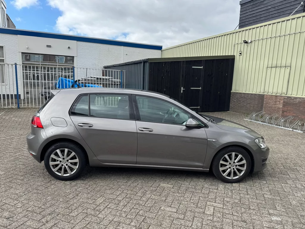 Volkswagen Golf 1.6 TDI Trendline BlueMotion Volkswagen Golf 1.6 TDI Trendline BlueMotion