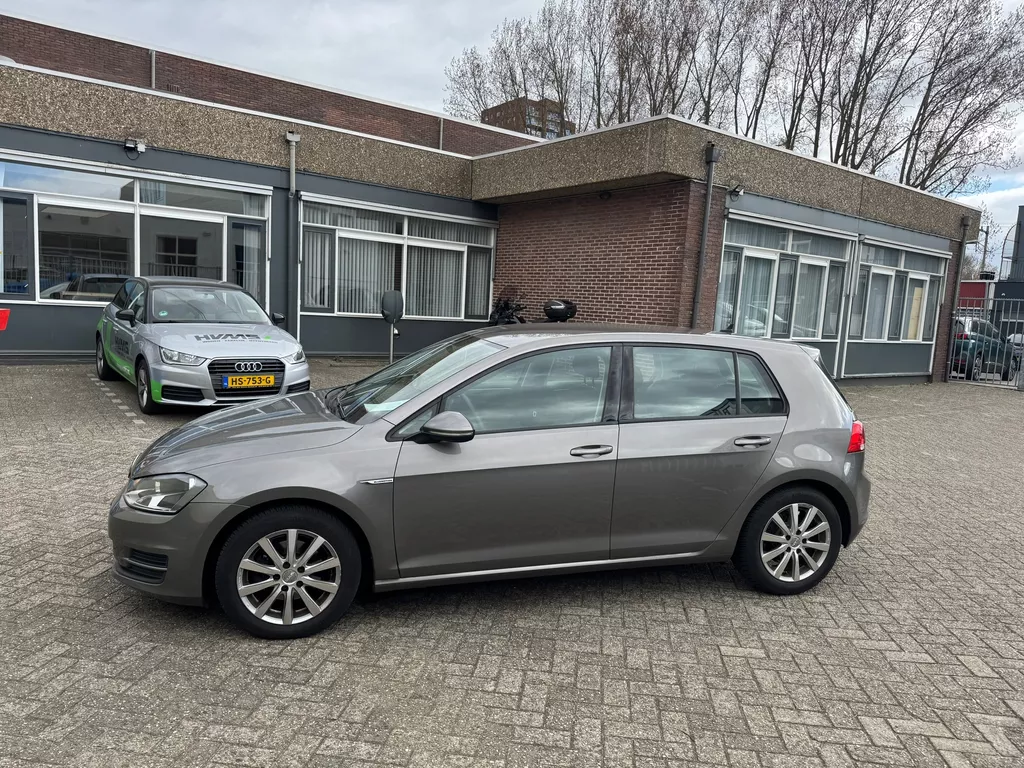 Volkswagen Golf 1.6 TDI Trendline BlueMotion Volkswagen Golf 1.6 TDI Trendline BlueMotion