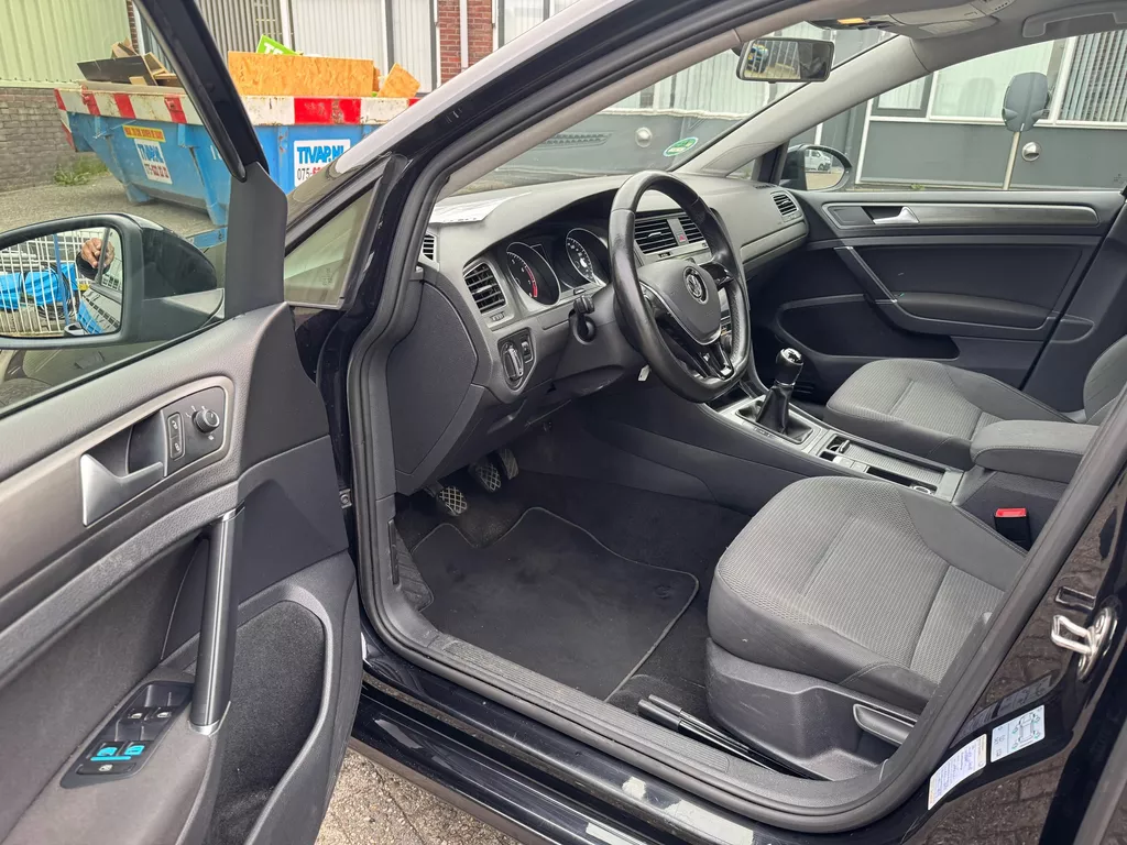 Volkswagen Golf 1.6 TDI Trendline BlueMotion Volkswagen Golf 1.6 TDI Trendline BlueMotion