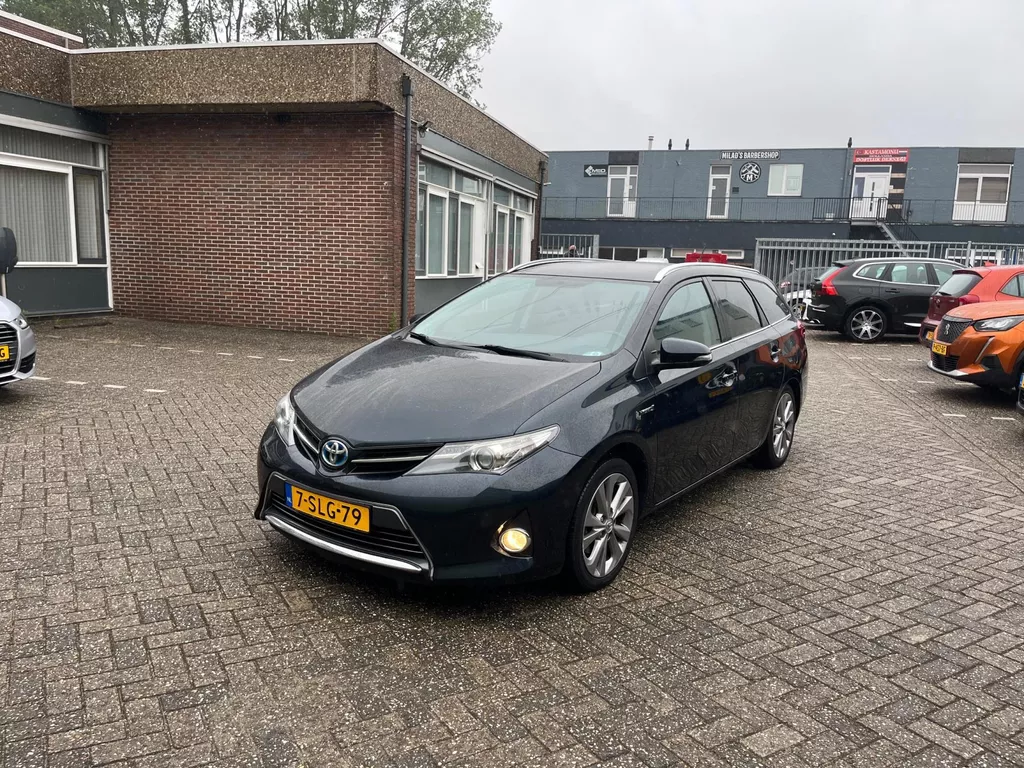 Toyota Auris Touring Sports 1.8 Hybrid Lease Toyota Auris Touring Sports 1.8 Hybrid Lease